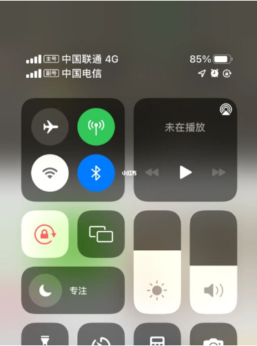 西市苹果手机维修分享iPhone双卡信号解决办法 